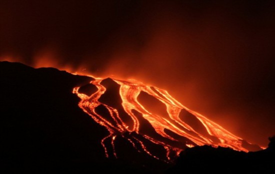 義大利埃特納火山爆發 | 文章內置圖片