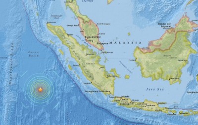 印尼强震伤亡未知 虽海啸警报解除民众仍逃出家门避海啸 | 文章内置图片