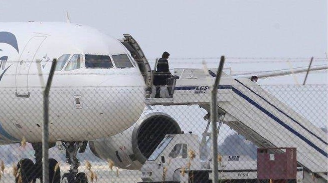 埃及航空被截！赛普勒斯关闭机场表示非恐攻 | 文章内置图片