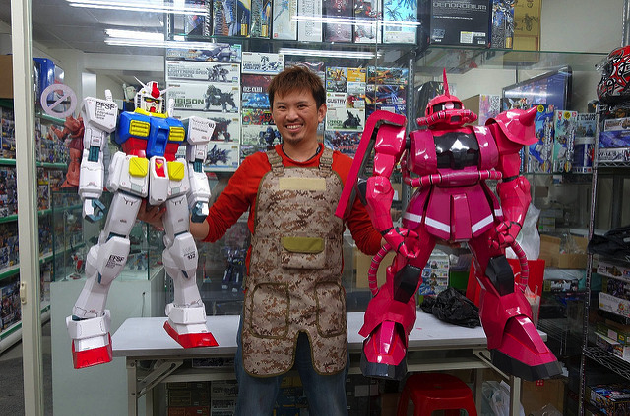 梦想也能赚钱！纸做机器人海外红回台湾  连好莱坞的雕塑大师都为之惊艳 | 文章内置图片
