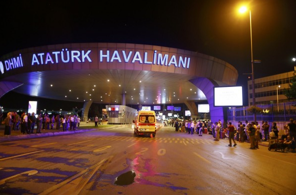 恐怖主義再起!土耳其最大機場疑遭恐攻  已知36死147傷 | 文章內置圖片