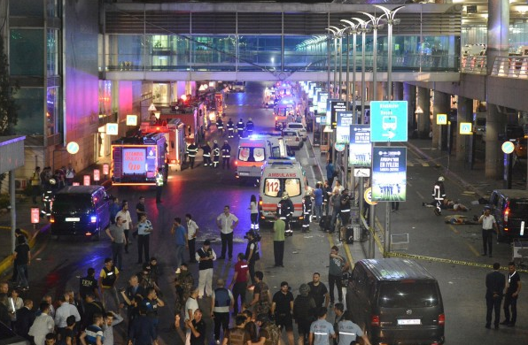 恐怖主义再起!土耳其最大机场疑遭恐攻  已知36死147伤 | 文章内置图片