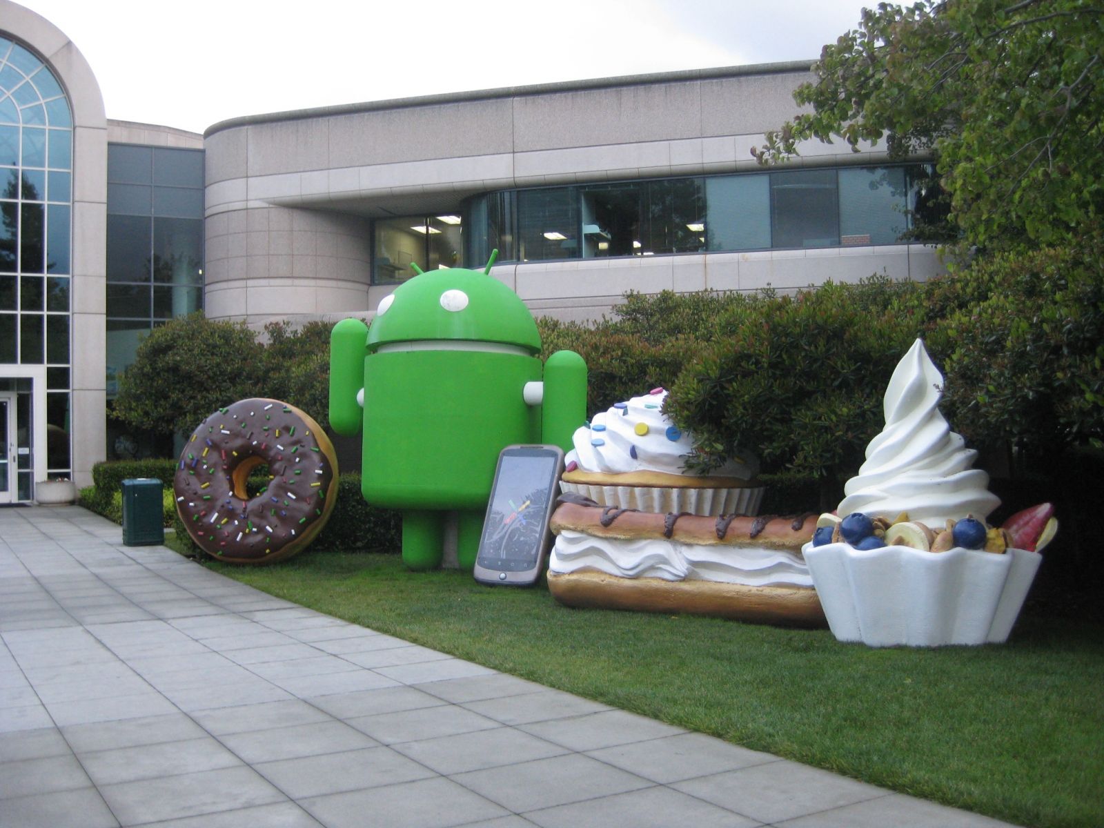 Android N 竟是這種甜品.....小編看完肚子都餓了... | 文章內置圖片