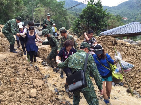 风灾袭台乌来成孤岛 尚有5人失踪 | 文章内置图片